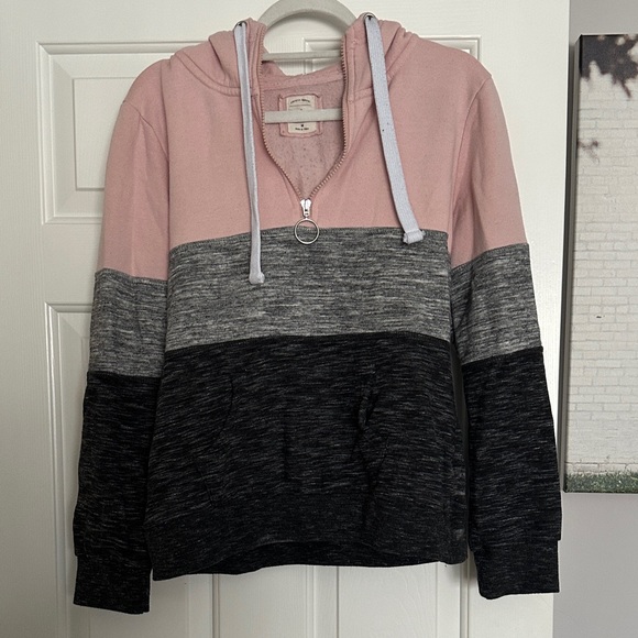 esstive Sweaters - Stylish Women's Colorblock Hoodie Sweater